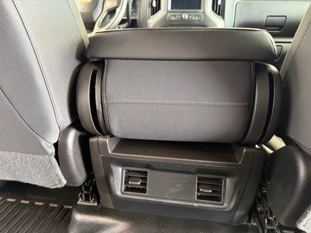 Chevrolet Silverado 1500 Vehicle Full-screen Gallery Image 22