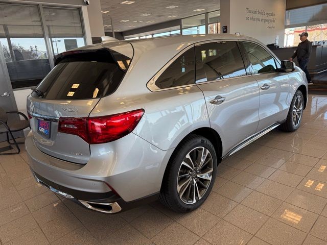 Acura MDX Vehicle Full-screen Gallery Image 03