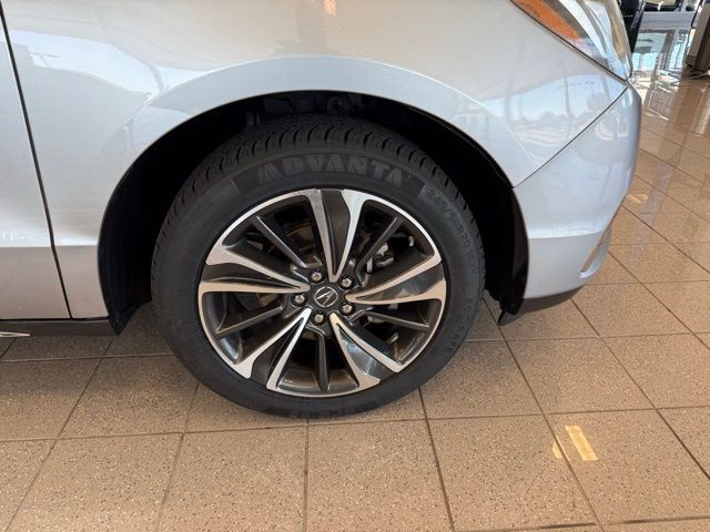 Acura MDX Vehicle Full-screen Gallery Image 10