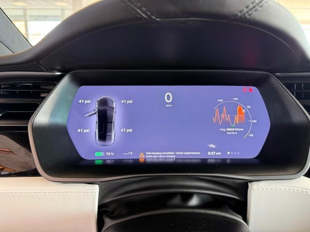 Tesla Model X Vehicle Full-screen Gallery Image 14