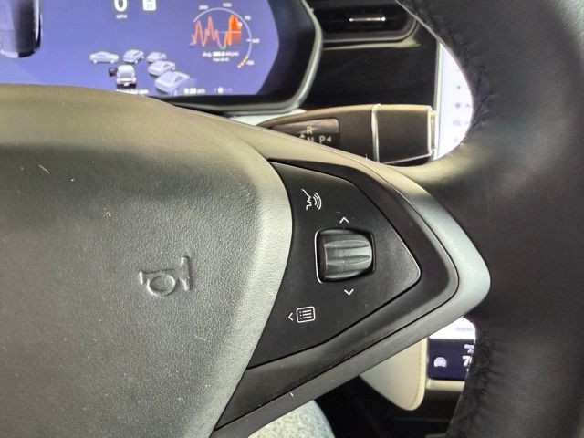 Tesla Model X Vehicle Full-screen Gallery Image 17