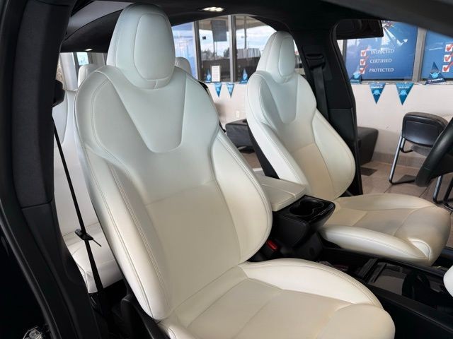 Tesla Model X Vehicle Full-screen Gallery Image 29