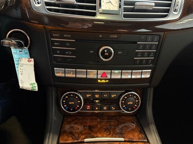 Mercedes-Benz CLS-Class Vehicle Full-screen Gallery Image 15