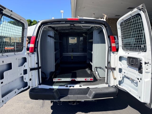 Chevrolet Express Cargo Van Vehicle Full-screen Gallery Image 08