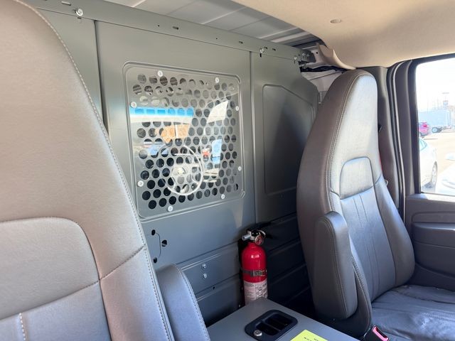 Chevrolet Express Cargo Van Vehicle Full-screen Gallery Image 16