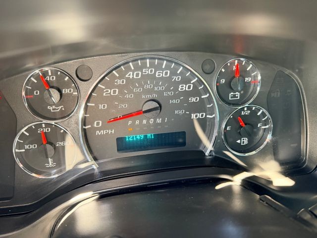 Chevrolet Express Cargo Van Vehicle Full-screen Gallery Image 22