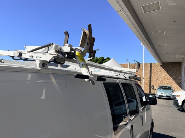 Chevrolet Express Cargo Van Vehicle Full-screen Gallery Image 27