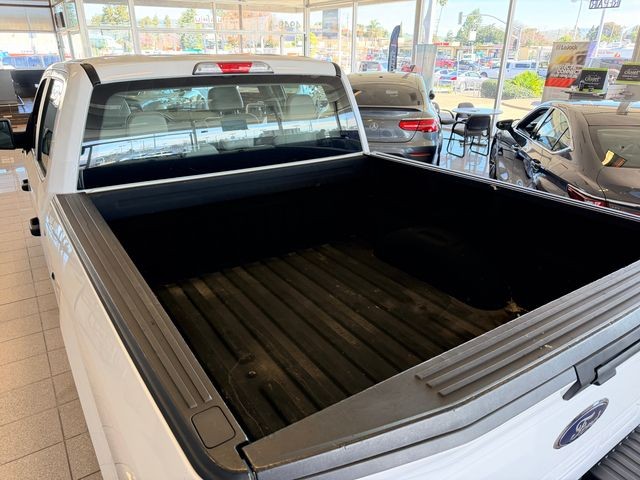 Ford F-150 Vehicle Full-screen Gallery Image 08