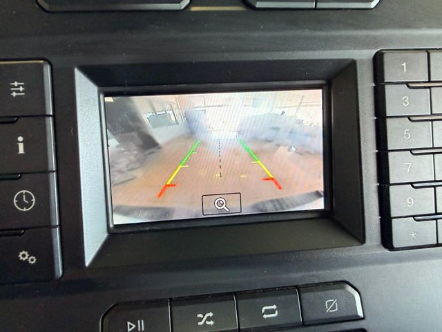 Ford F-150 Vehicle Full-screen Gallery Image 16