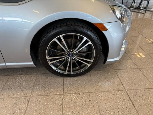 Subaru BRZ Vehicle Full-screen Gallery Image 10