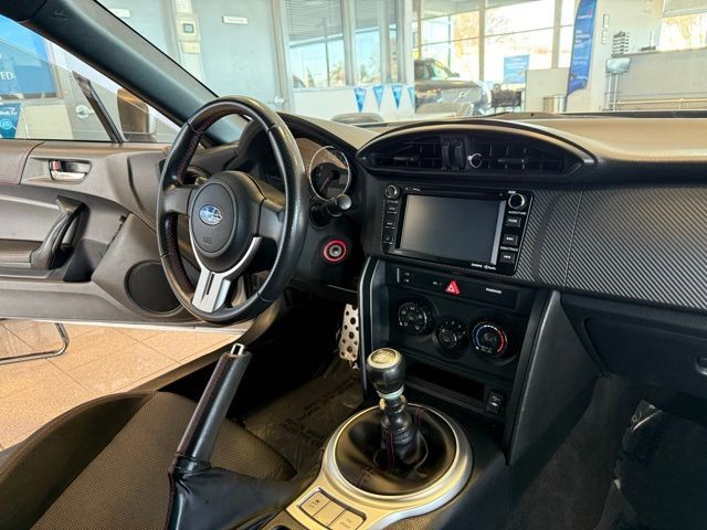 Subaru BRZ Vehicle Full-screen Gallery Image 21