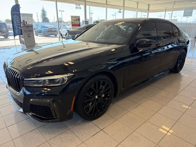 BMW 7 Series Vehicle Full-screen Gallery Image 07