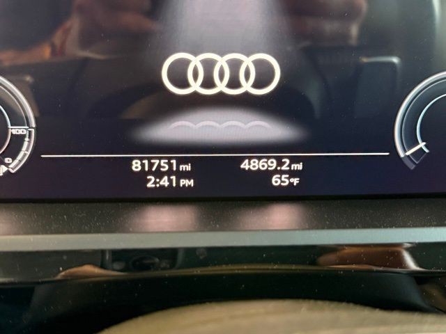 Audi e-tron Sportback Vehicle Full-screen Gallery Image 12