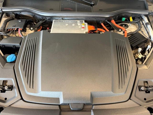 Audi e-tron Sportback Vehicle Full-screen Gallery Image 29