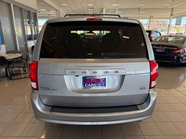 Dodge Grand Caravan Vehicle Full-screen Gallery Image 04