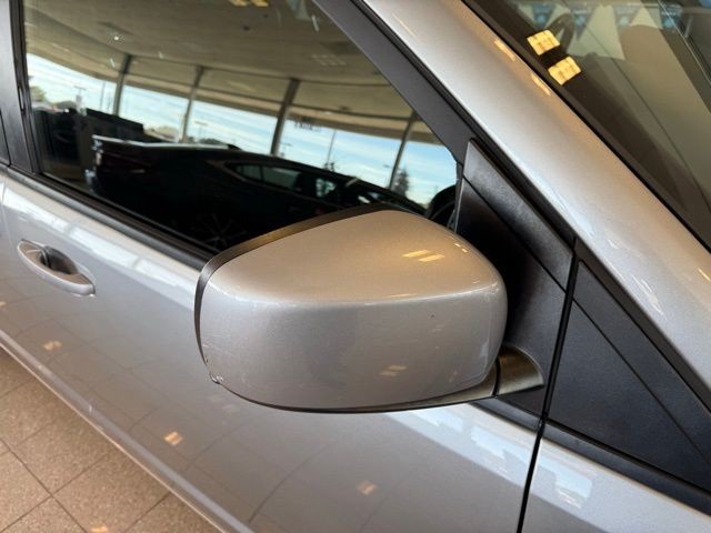 Dodge Grand Caravan Vehicle Full-screen Gallery Image 11