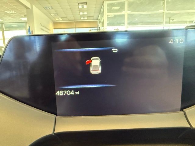 Toyota Prius Vehicle Full-screen Gallery Image 12