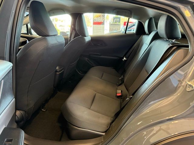 Toyota Prius Vehicle Full-screen Gallery Image 20