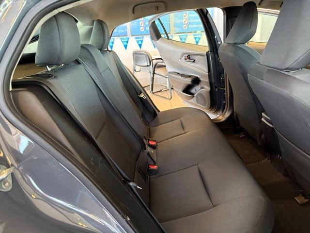 Toyota Prius Vehicle Full-screen Gallery Image 22