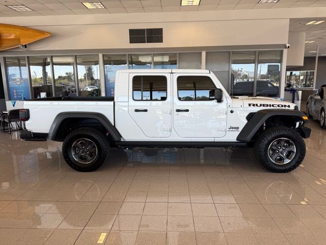 Jeep Gladiator Vehicle Full-screen Gallery Image 02