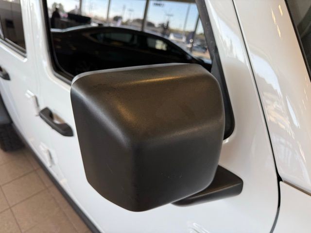 Jeep Gladiator Vehicle Full-screen Gallery Image 12