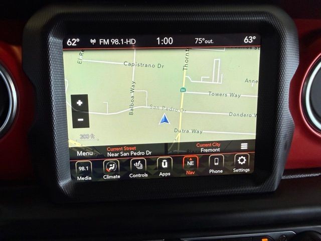 Jeep Gladiator Vehicle Full-screen Gallery Image 16