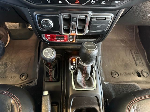 Jeep Gladiator Vehicle Full-screen Gallery Image 18