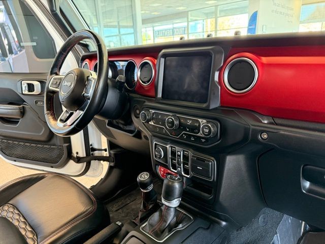 Jeep Gladiator Vehicle Full-screen Gallery Image 30