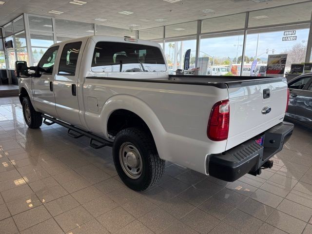 Ford Super Duty F-250 SRW Vehicle Full-screen Gallery Image 05