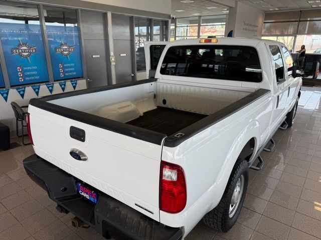 Ford Super Duty F-250 SRW Vehicle Full-screen Gallery Image 19