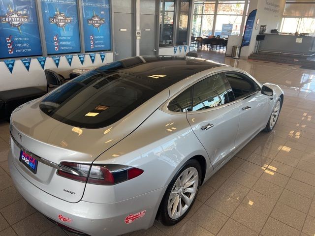 Tesla Model S Vehicle Full-screen Gallery Image 05