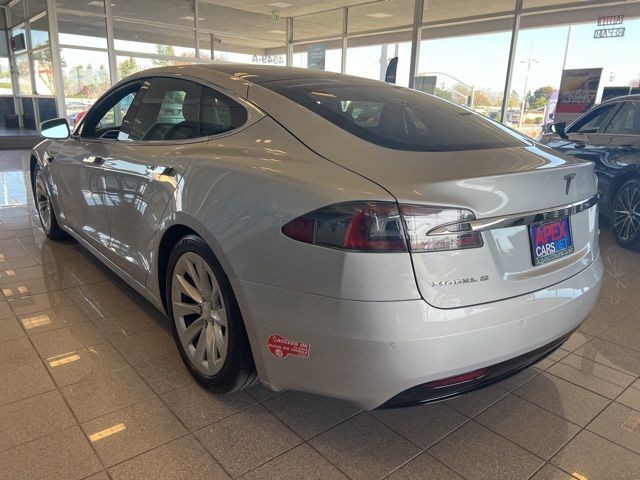 Tesla Model S Vehicle Full-screen Gallery Image 08