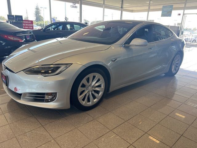 Tesla Model S Vehicle Full-screen Gallery Image 11