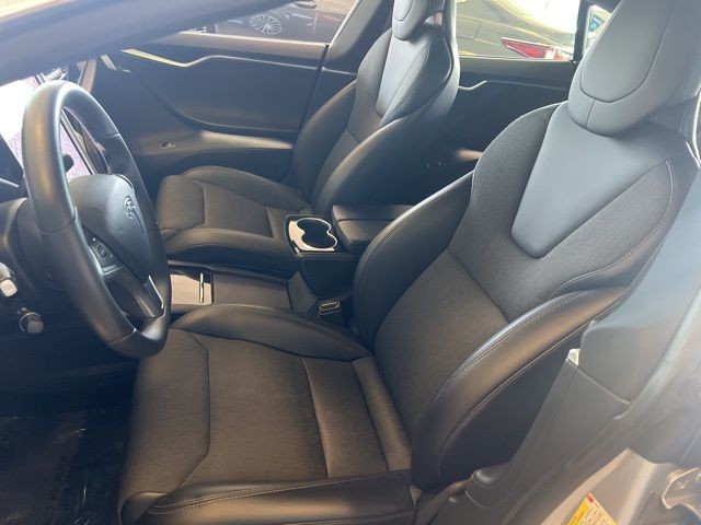 Tesla Model S Vehicle Full-screen Gallery Image 14