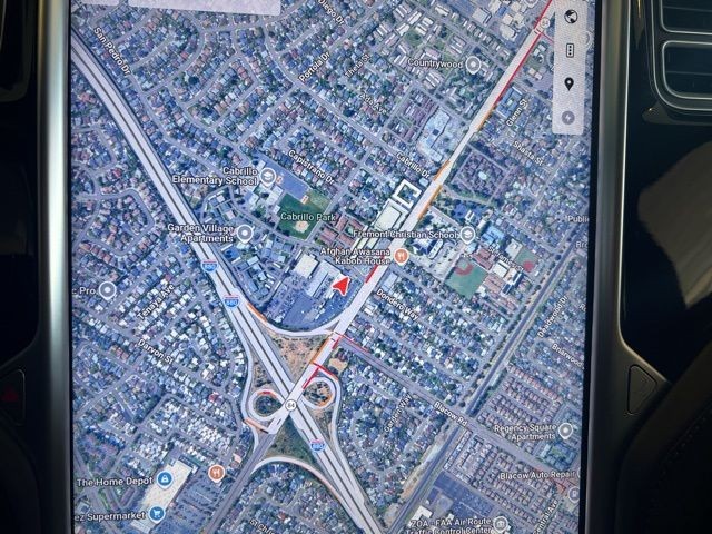 Tesla Model S Vehicle Full-screen Gallery Image 20