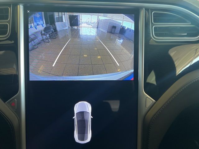 Tesla Model S Vehicle Full-screen Gallery Image 21