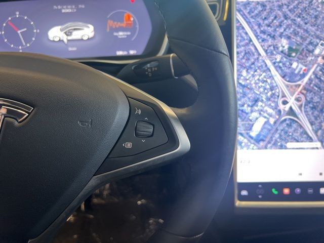 Tesla Model S Vehicle Full-screen Gallery Image 24