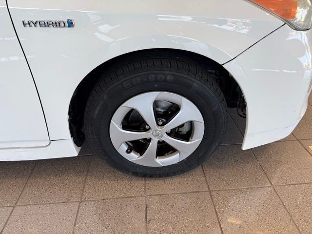 Toyota Prius Vehicle Full-screen Gallery Image 10