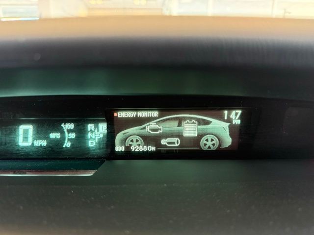 Toyota Prius Vehicle Full-screen Gallery Image 12