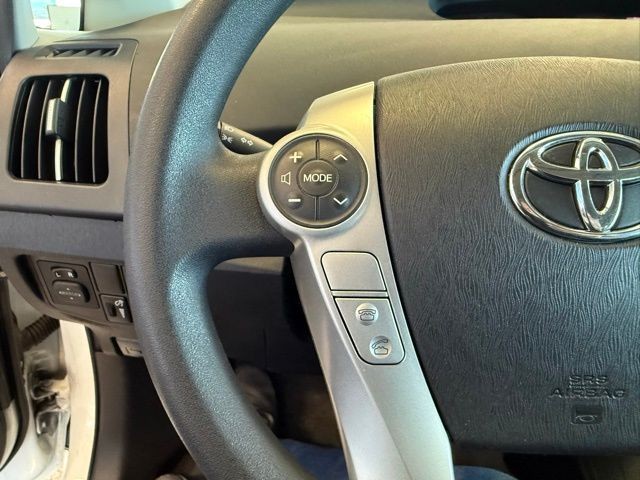 Toyota Prius Vehicle Full-screen Gallery Image 15