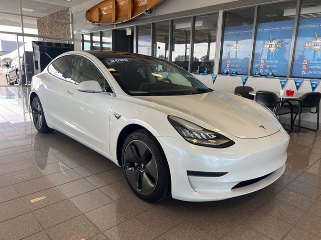 Tesla Model 3 Vehicle Full-screen Gallery Image 02