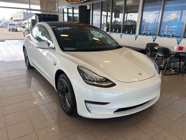 Tesla Model 3 Vehicle Full-screen Gallery Image 03