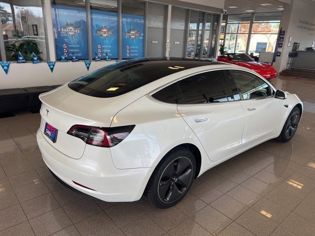 Tesla Model 3 Vehicle Full-screen Gallery Image 05