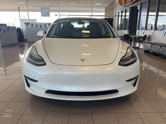 Tesla Model 3 Vehicle Full-screen Gallery Image 14