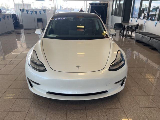 Tesla Model 3 Vehicle Full-screen Gallery Image 15