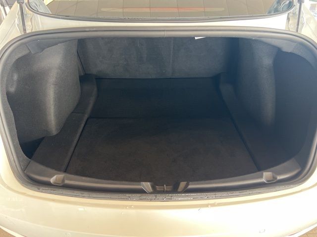 Tesla Model 3 Vehicle Full-screen Gallery Image 18