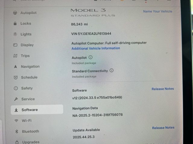 Tesla Model 3 Vehicle Full-screen Gallery Image 24
