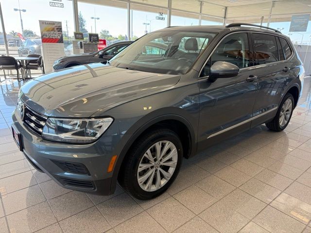 Volkswagen Tiguan Vehicle Full-screen Gallery Image 06