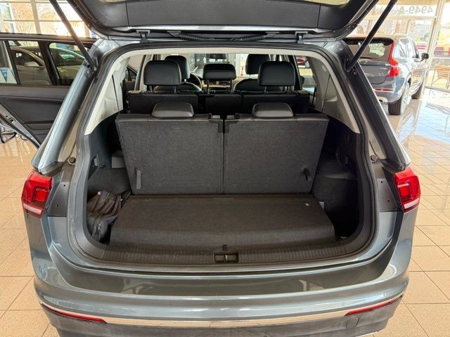 Volkswagen Tiguan Vehicle Full-screen Gallery Image 21