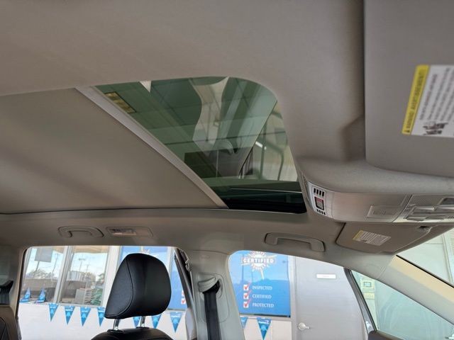 Volkswagen Tiguan Vehicle Full-screen Gallery Image 25